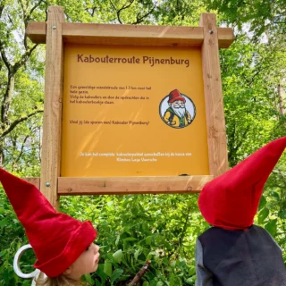 Bij ons klimbos in Lage Vuursche is ook Kabouterroute Pijnenburg 🤩 Een super leuke wandelroute voor kinderen, met toffe opdrachtjes 🌳 Je kan het kabouterpakketje aanschaffen bij de kassa van Klimbos Lage Vuursche

#debomenin #kabouterroute #wandelenmetkinderen #kabouterpad #klimboslagevuursche #hilversum #amersfoort #baarn