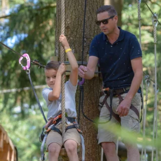 🎉 WIN EEN JAARABONNEMENT VOOR HET KLIMBOS! 🧗‍♀️🌲
Altijd al willen klimmen wanneer jij maar wilt? Dit is je kans! We geven een jaarabonnement weg voor onbeperkt klimmen op al onze 5 klimlocaties in Nederland! 😍

Meedoen is simpel:
🟢 Like dit bericht
🟢 Tag je favoriete klimmaatje in de reacties

🎁 Wat kun je winnen?
👉 Een jaar lang GRATIS klimmen op 5 toffe locaties door heel Nederland!
👉 Onbeperkt avontuur, adrenaline én uitzicht in de boomtoppen!
📍 Klimlocaties: Apeldoorn, Bergen op Zoom, Dordrecht, Lage Vuursche, Ruurlo
📅 De winactie loopt tot en met 7 mei en op 8 mei nemen we contact op met de winnaar via een DM, dus hou je berichten in de gaten!

🛑 Wij zullen nooit vragen om persoonlijke gegevens te delen via een link.

#debomenin #winactie #onbeperktklimmen #klimbos #abonnement #altijdklimmen #wineenabonnement #klimbosapeldoorn #klimbosbergenopzoom #klimbosdordrecht #klimboslagevuursche #klimbosruurlo