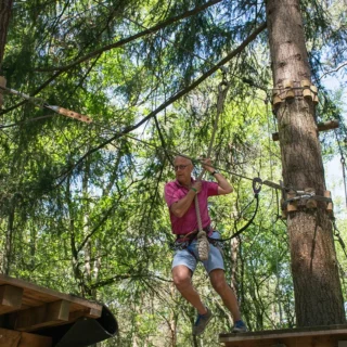 De zomervakantie komt er aan met hopelijk lekker weer! Dan is een uitje naar de schaduw wel lekker 😉 En als je schaduw zegt, zeg je bomen 🌳 Wat is nou een leukere activiteit in het bos dan klimmen?

Misschien is een klimabonnement wel een goed idee? Onbeperkt klimmen voor de rest van dit kalenderjaar op al onze klimlocaties!🥳🤗

#tipje #klimbos #abonnement #onbeperktklimmen #zomervakantie #klimmen #debomenin #schaduw #gezinsuitje